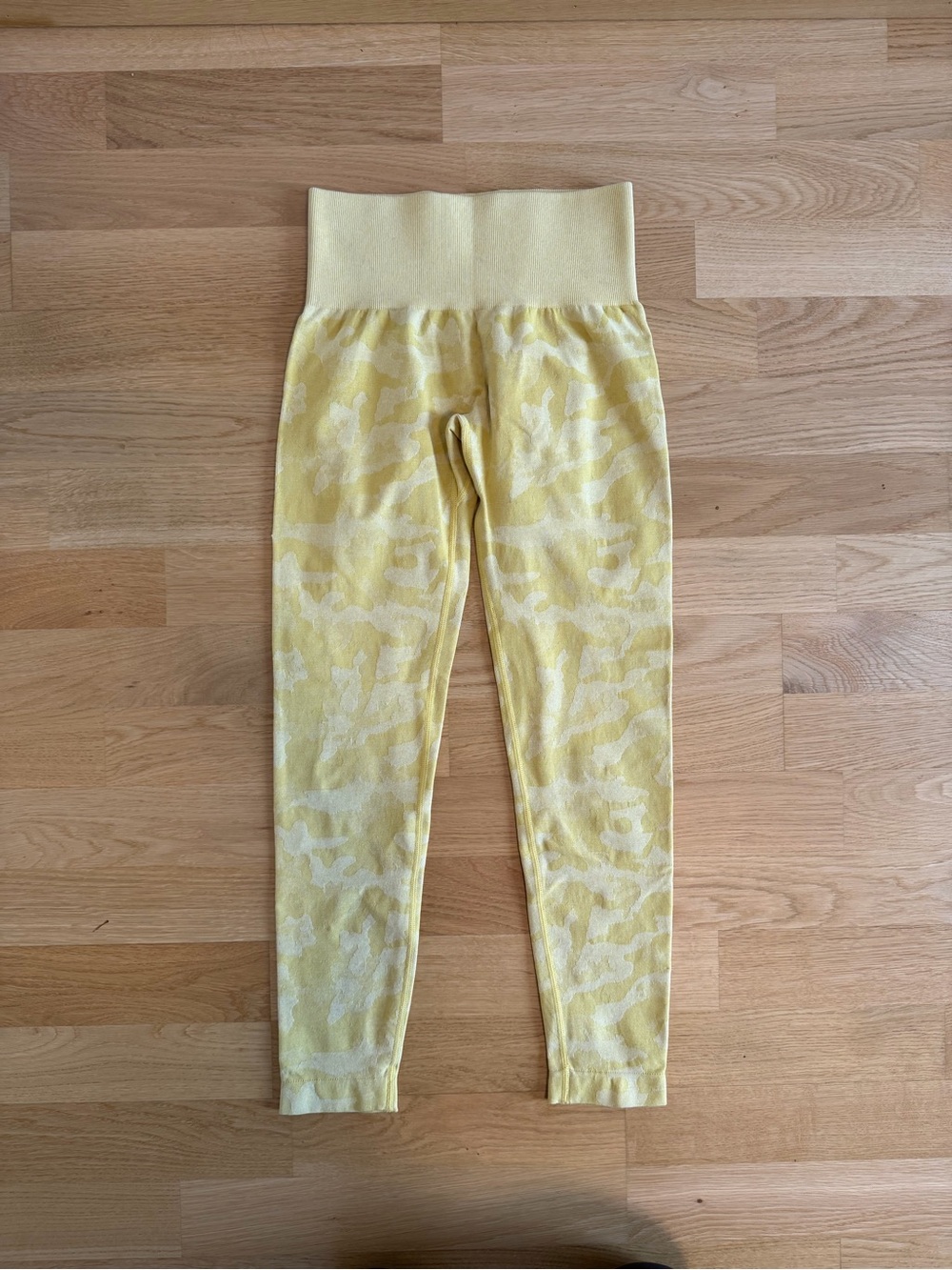 NVGTN Sunshine Yellow Camo Seamless Leggings